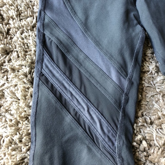 Alo Yoga Leggings - Picture 3 of 5